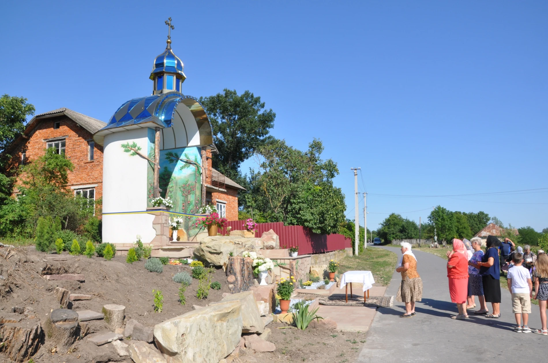 У Косові, що на Чортківщині, посвятили оновлену каплицю Богородиці з цікавою і трагічною історією