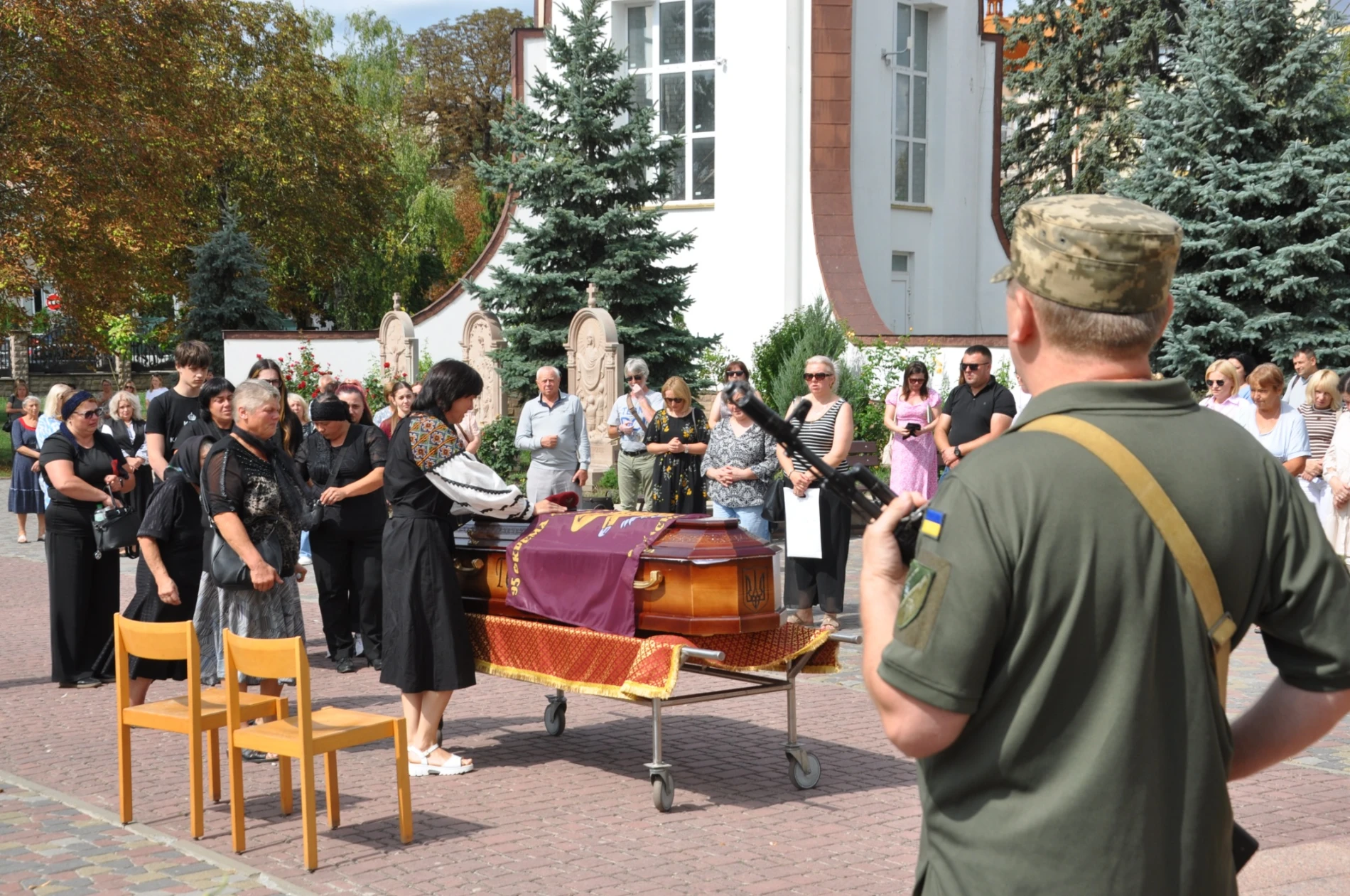 Після двох років невідомості до рідного Джурина повернувся «на щиті» воїн-десантник Тимків Андрій