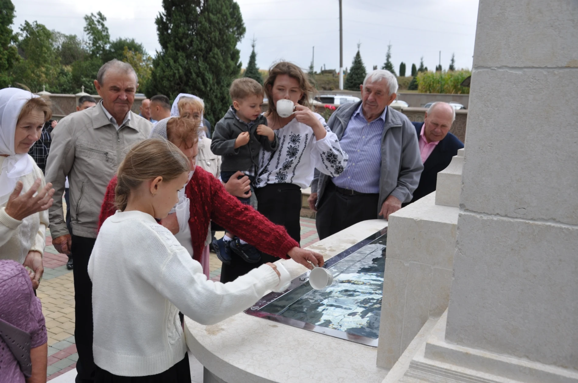 «Хто сіє щедро, той щедро й жатиме»: у Звинячі освятили величний духовний комплекс – Санктуарій Води