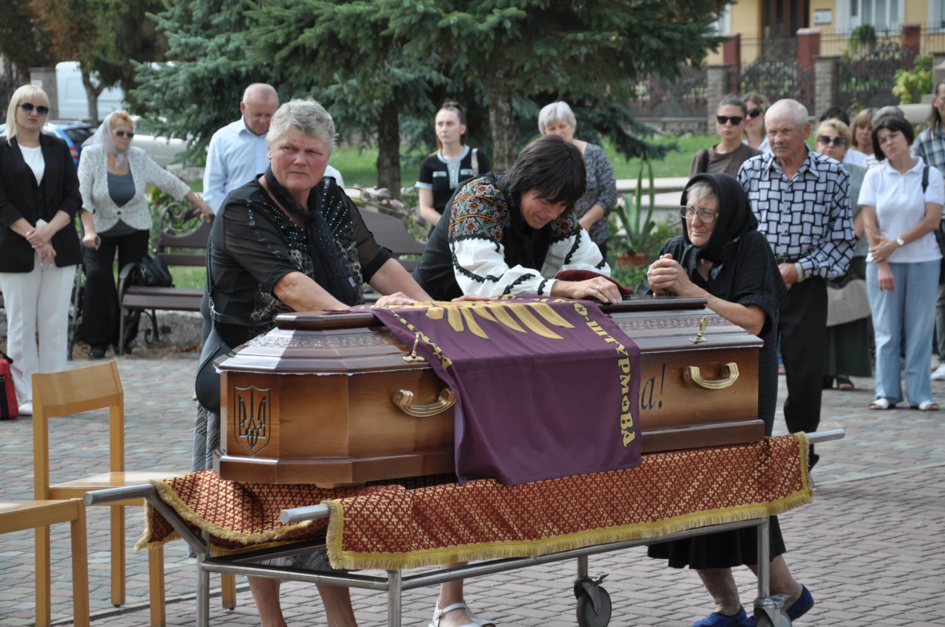 Після двох років невідомості до рідного Джурина повернувся «на щиті» воїн-десантник Тимків Андрій