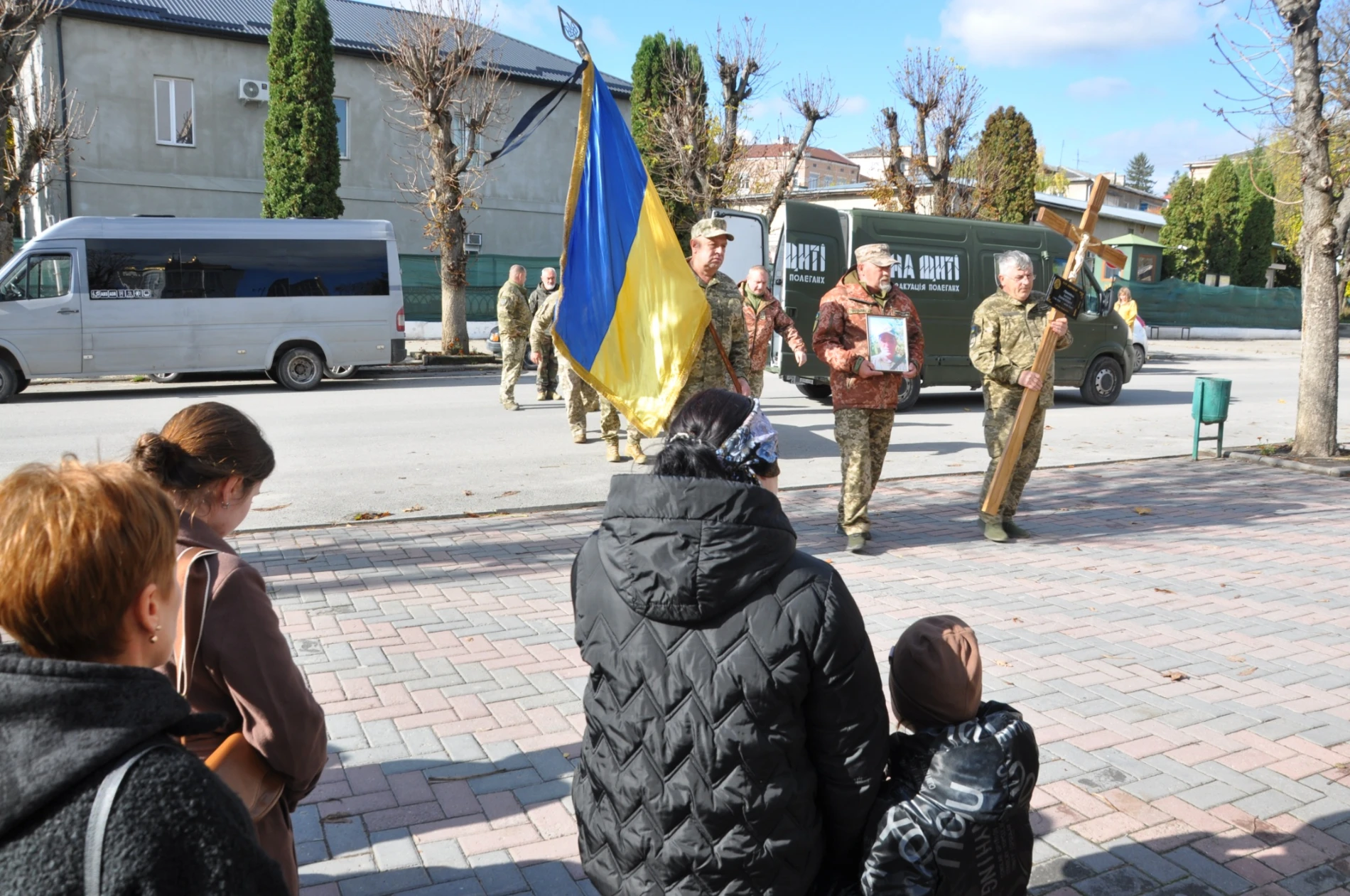 141-им «човником причалив» до катедрального собору Чорткова загиблий на війні Герой Левенець Василь