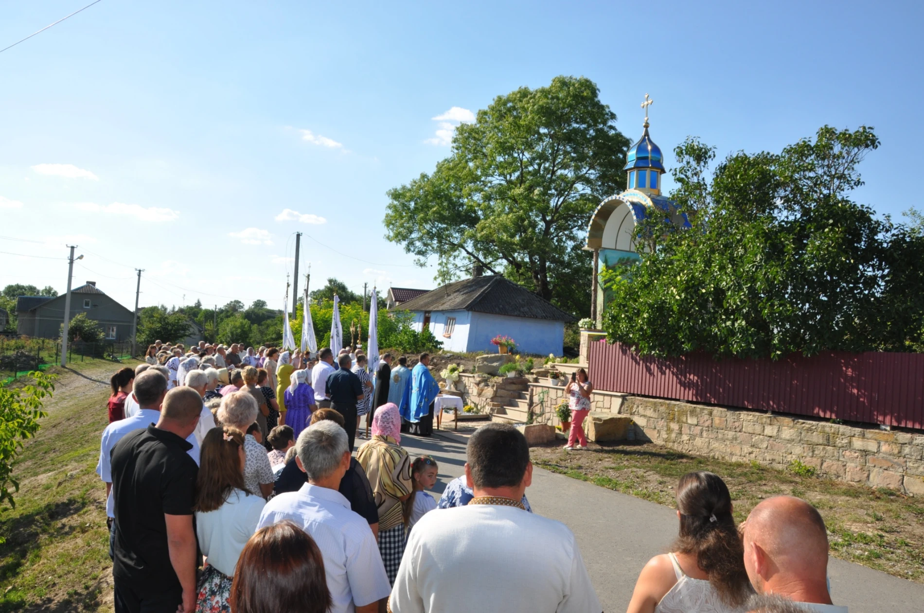 У Косові, що на Чортківщині, посвятили оновлену каплицю Богородиці з цікавою і трагічною історією