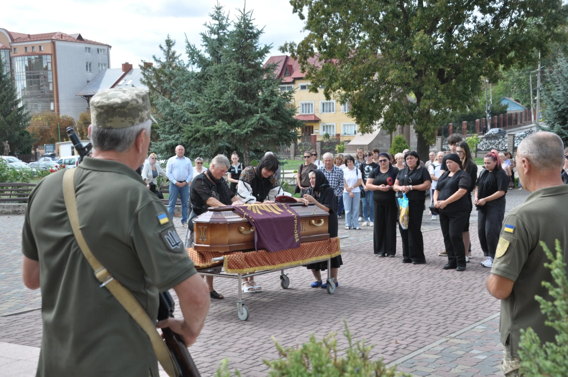 Після двох років невідомості до рідного Джурина повернувся «на щиті» воїн-десантник Тимків Андрій