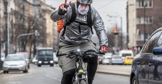 Колаж з вуаллю в центрі Праги