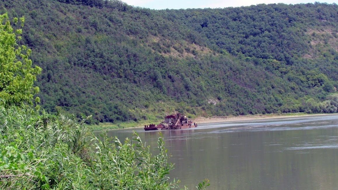 Космічний корабель Прибульців. Річка Дністер, наші дні