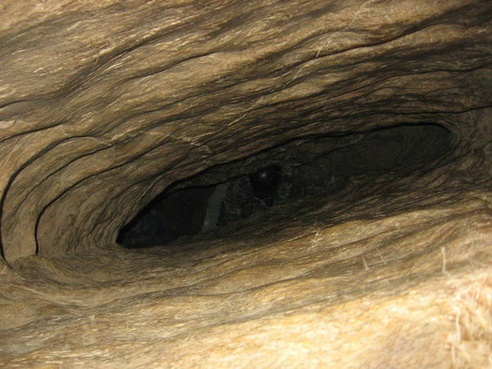 Лот 10. Печера «Млинки», хід «Роддом» (48.955759°  25.875835°)