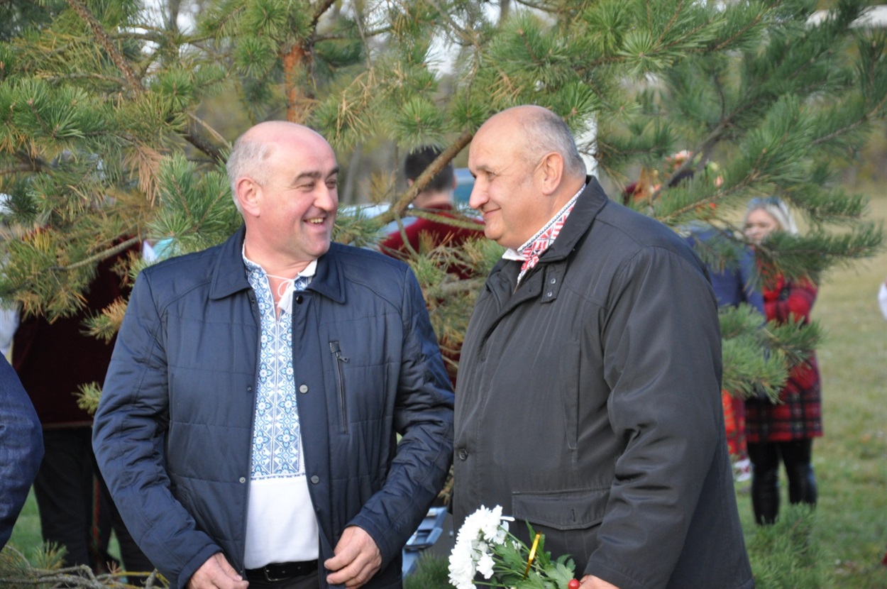 Голова Нагірянської громади Ігор Кіндрат і директор ПАП "Паросток" Євген Шкабар
