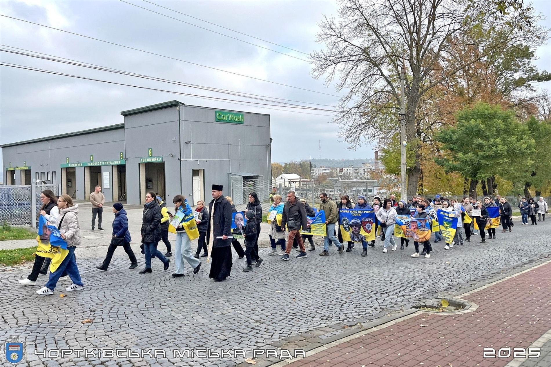 «Безвісти зниклі і полонені – не забуті»: у Чорткові відбулася мирна акція