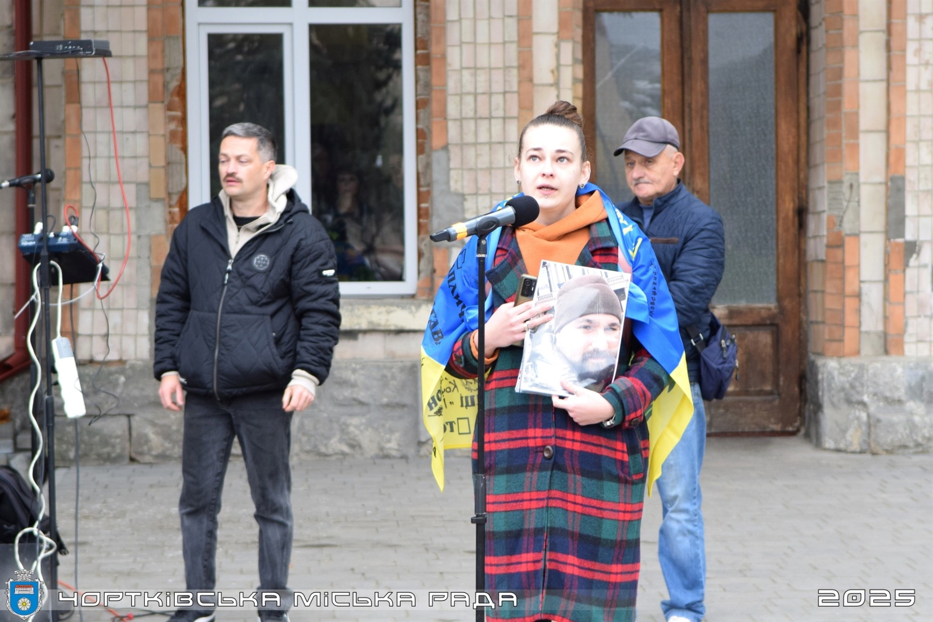 «Безвісти зниклі і полонені – не забуті»: у Чорткові відбулася мирна акція