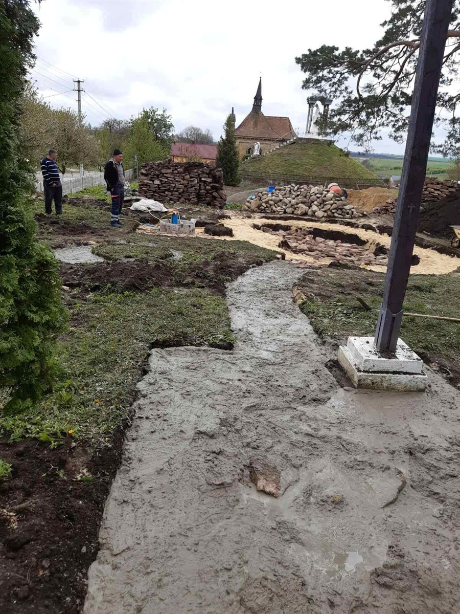 Де сходиться небо і земля: в Антонові освячено духовний комплекс, де струменить благодатна вода