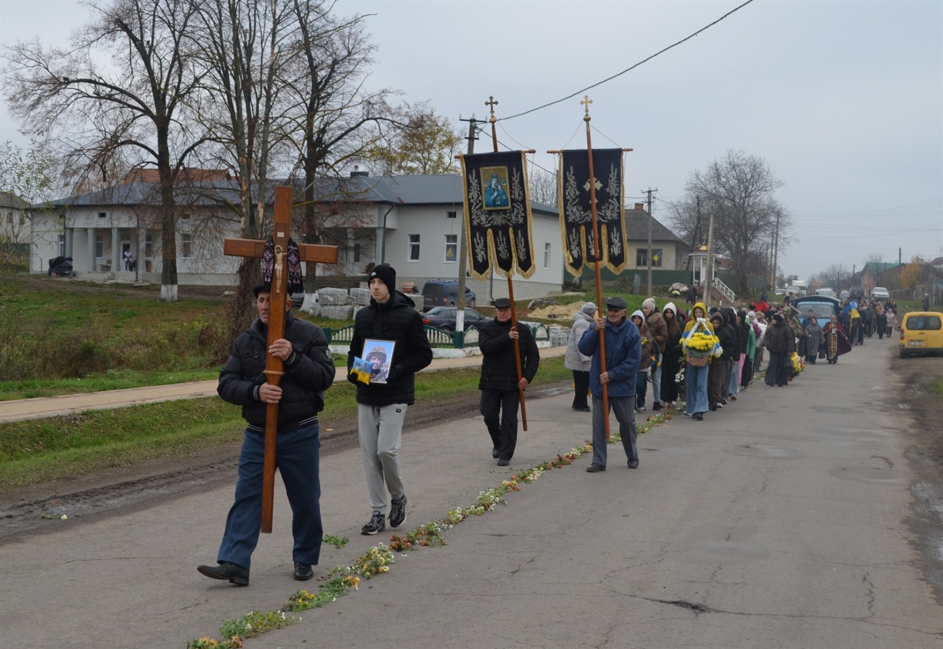 У Білобожниці провели в останню путь ветерана російсько-української війни Возного Сергія