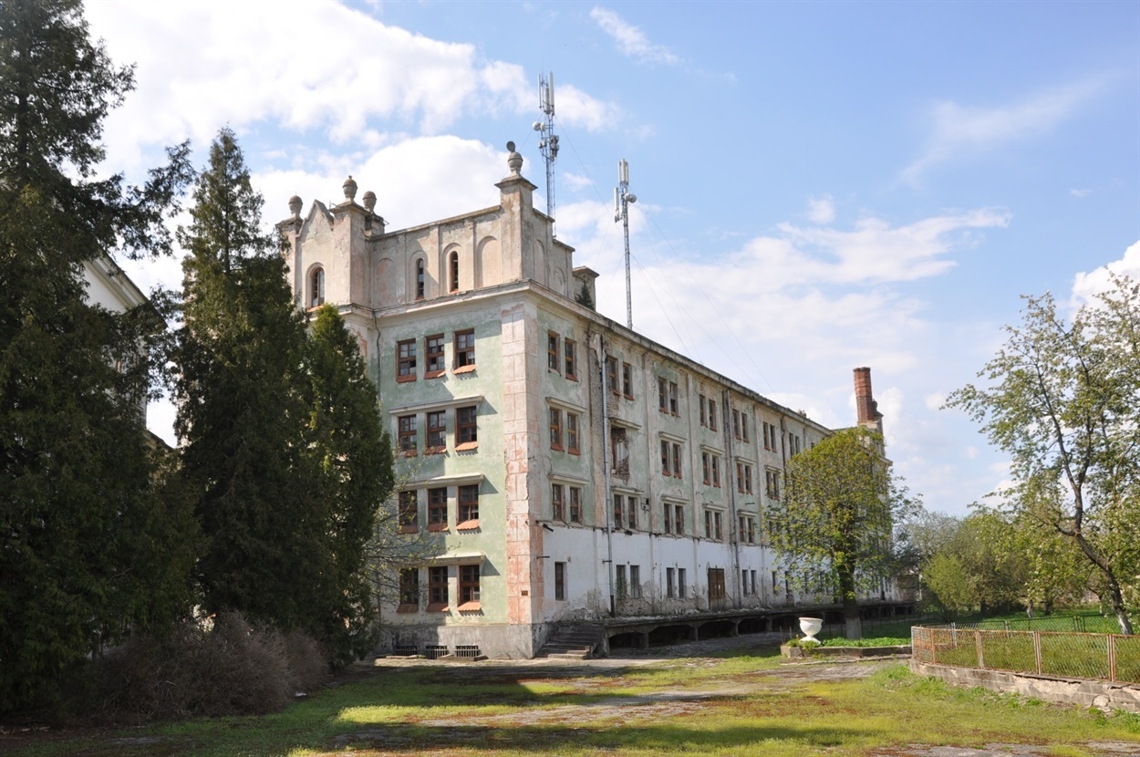 Замок Лянцкоронських у Нагірянці