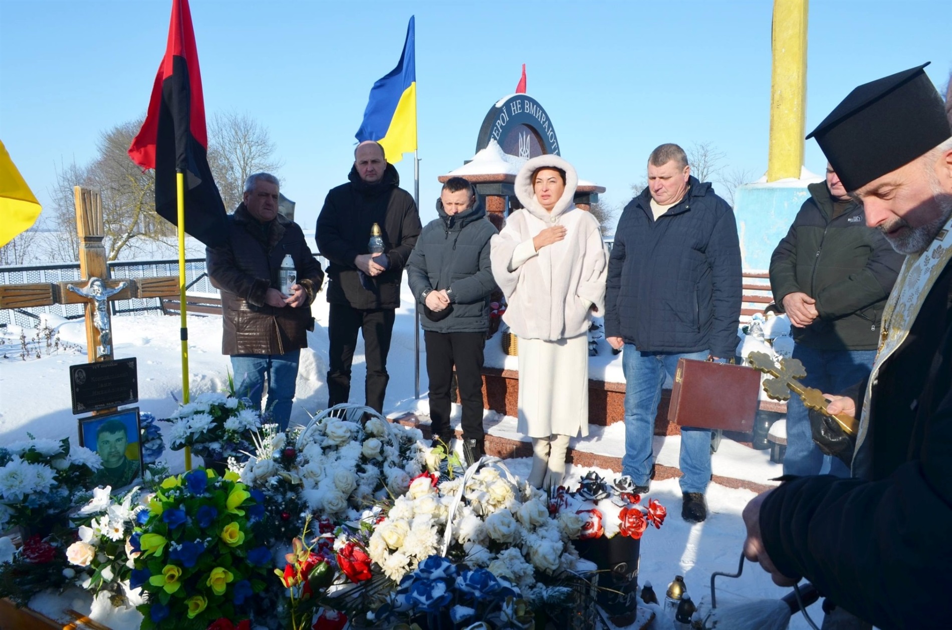 У Джуринській Слобідці відкрили меморіальну дошку загиблому Герою-односельцю