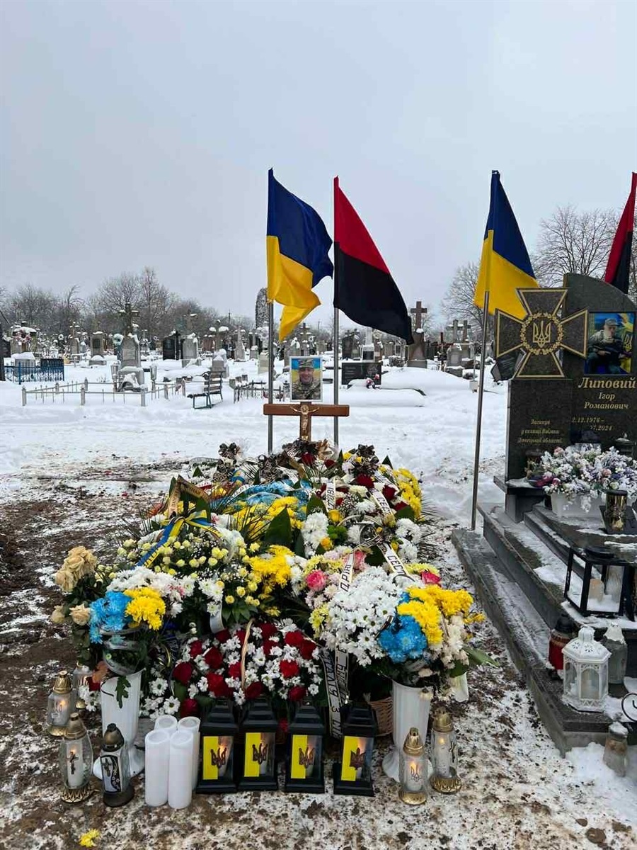 Сльози, прапори й тиша: Чортківщина попрощалася з Героєм Сорокою Андрієм