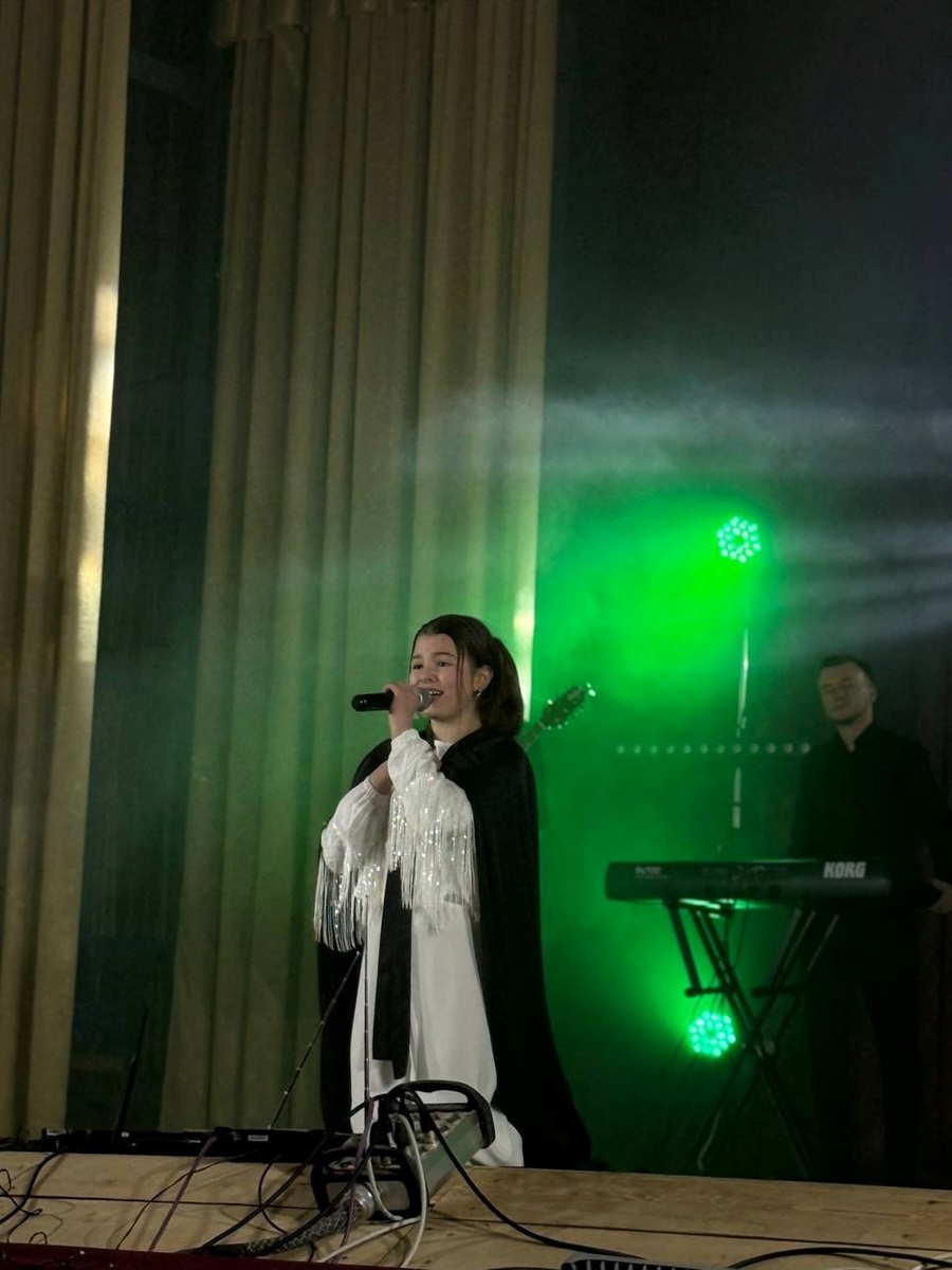 У рідному селі відбувся перший сольний концерт співака з Чортківщини Тараса Крупи