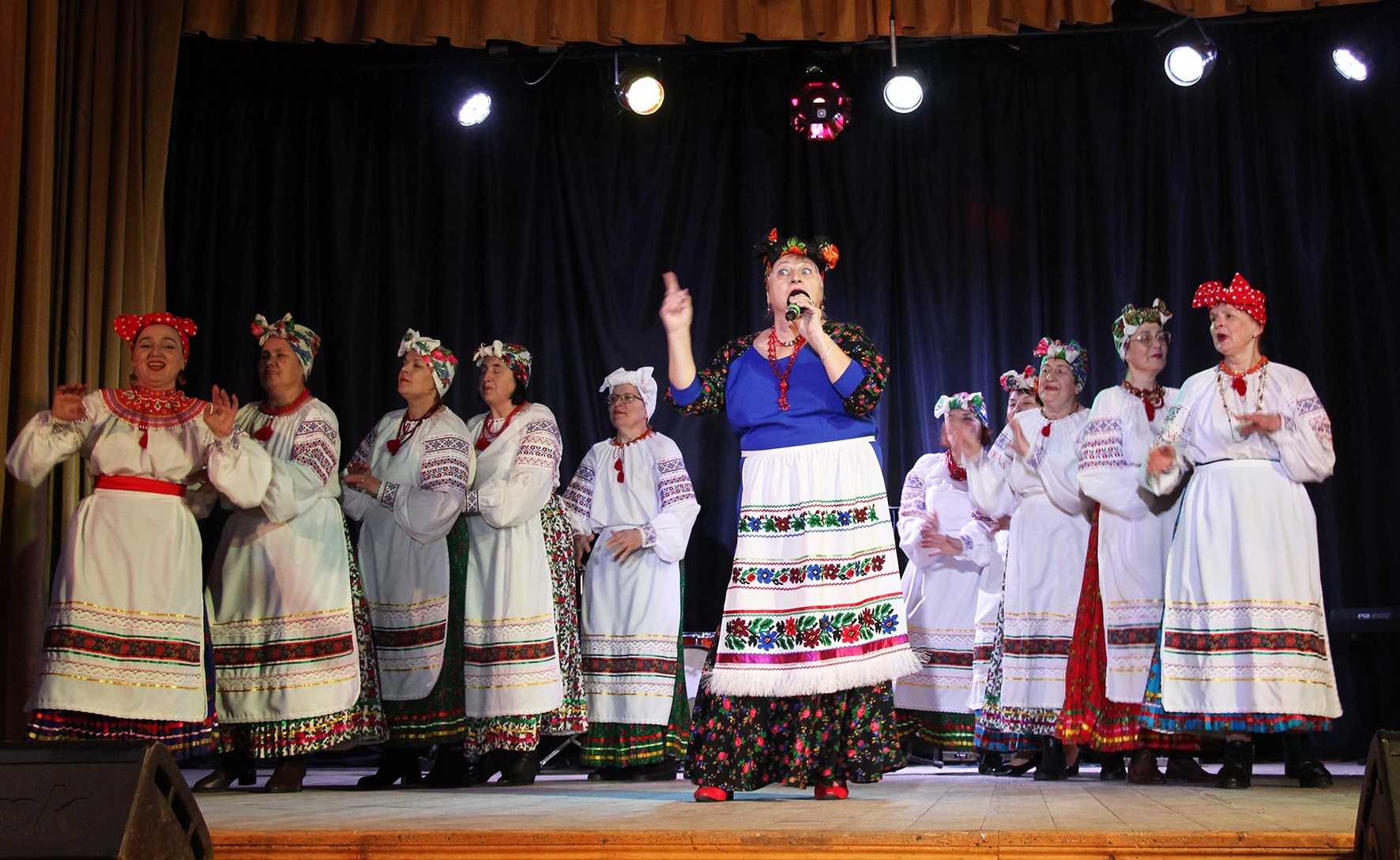 «Я – просто жінка!»: у Чорткові відбувся концерт, кошти з якого підуть на лікування нашої колеги