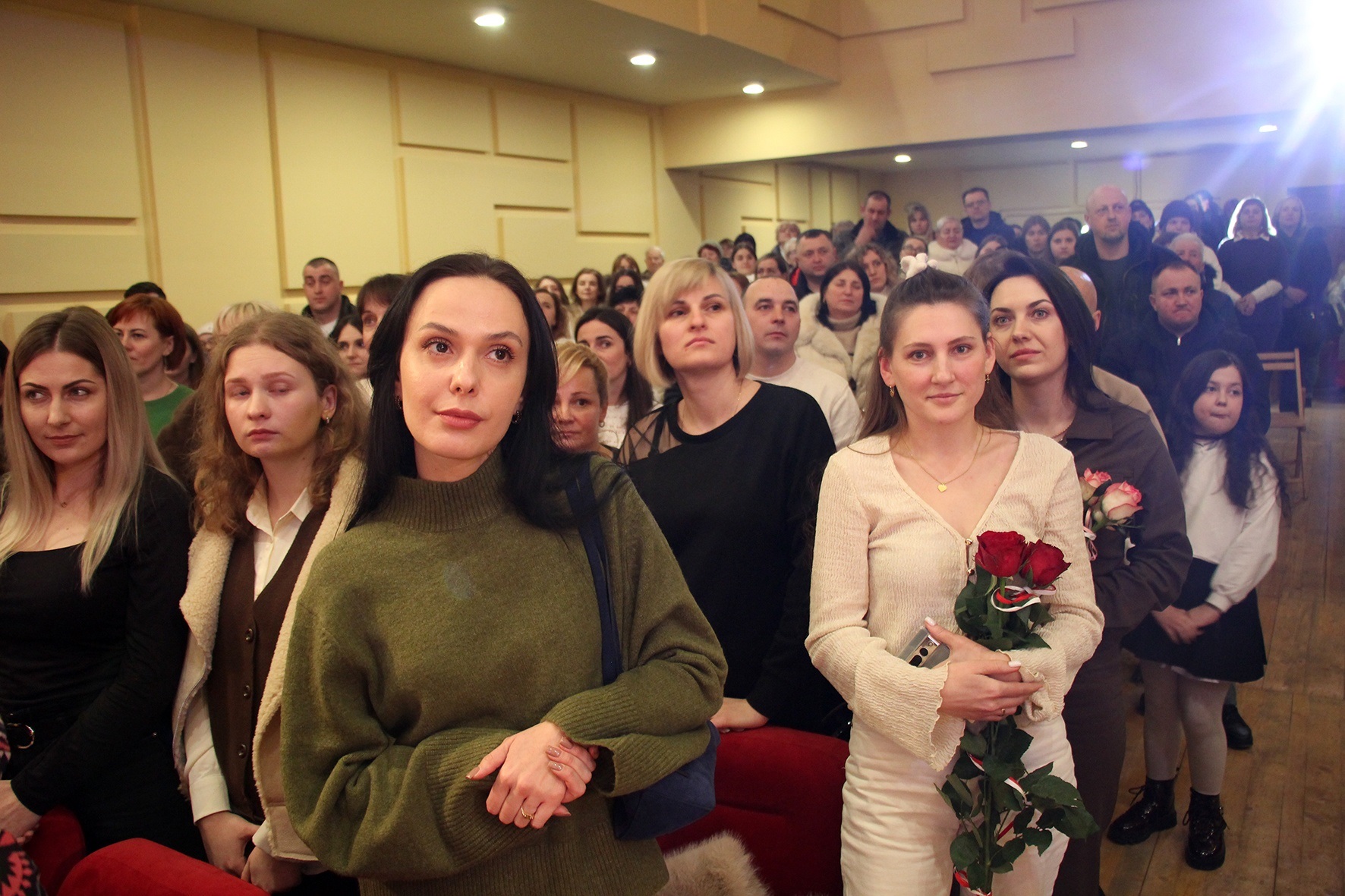 «Я – просто жінка!»: у Чорткові відбувся концерт, кошти з якого підуть на лікування нашої колеги