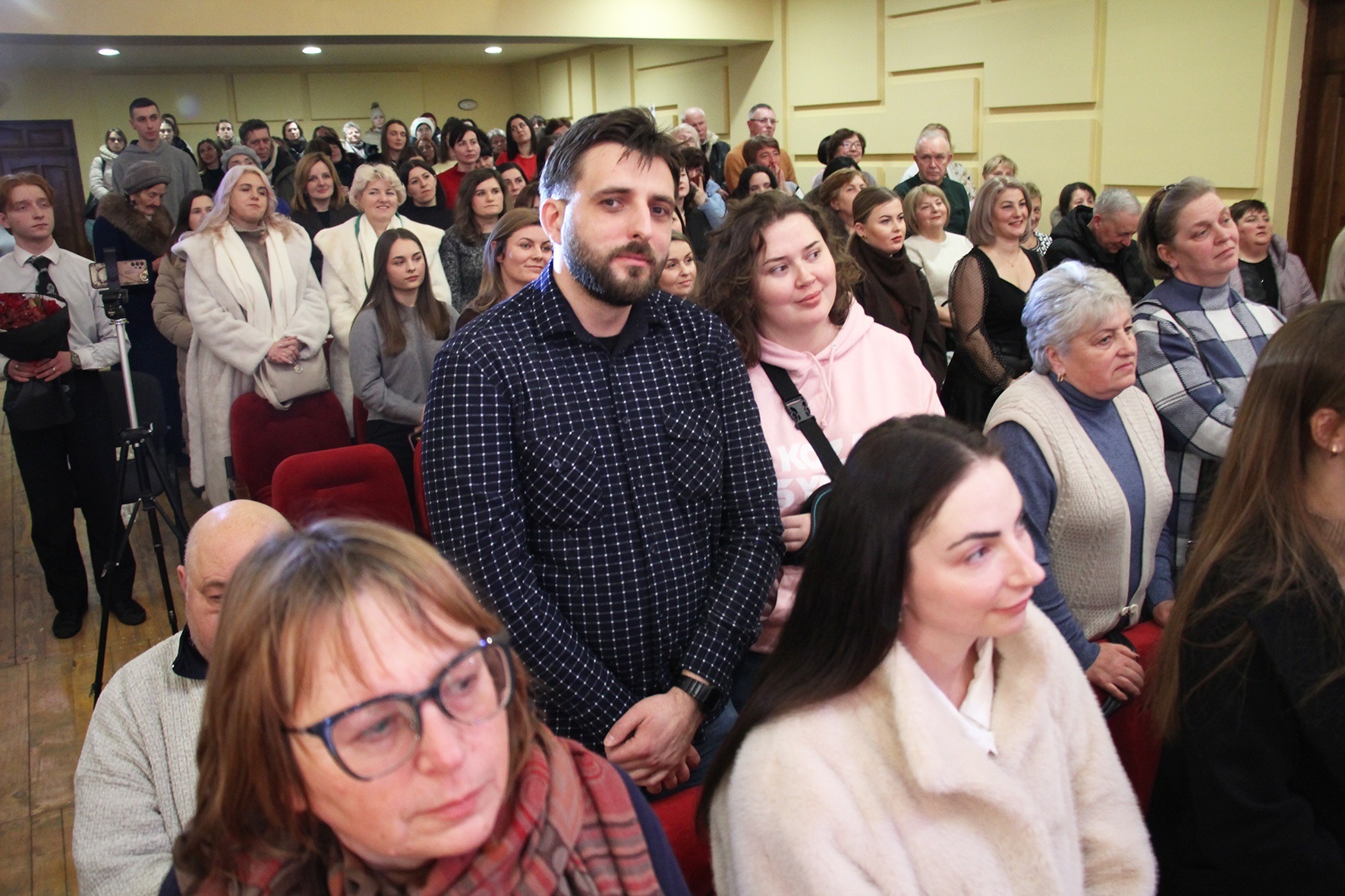 «Я – просто жінка!»: у Чорткові відбувся концерт, кошти з якого підуть на лікування нашої колеги