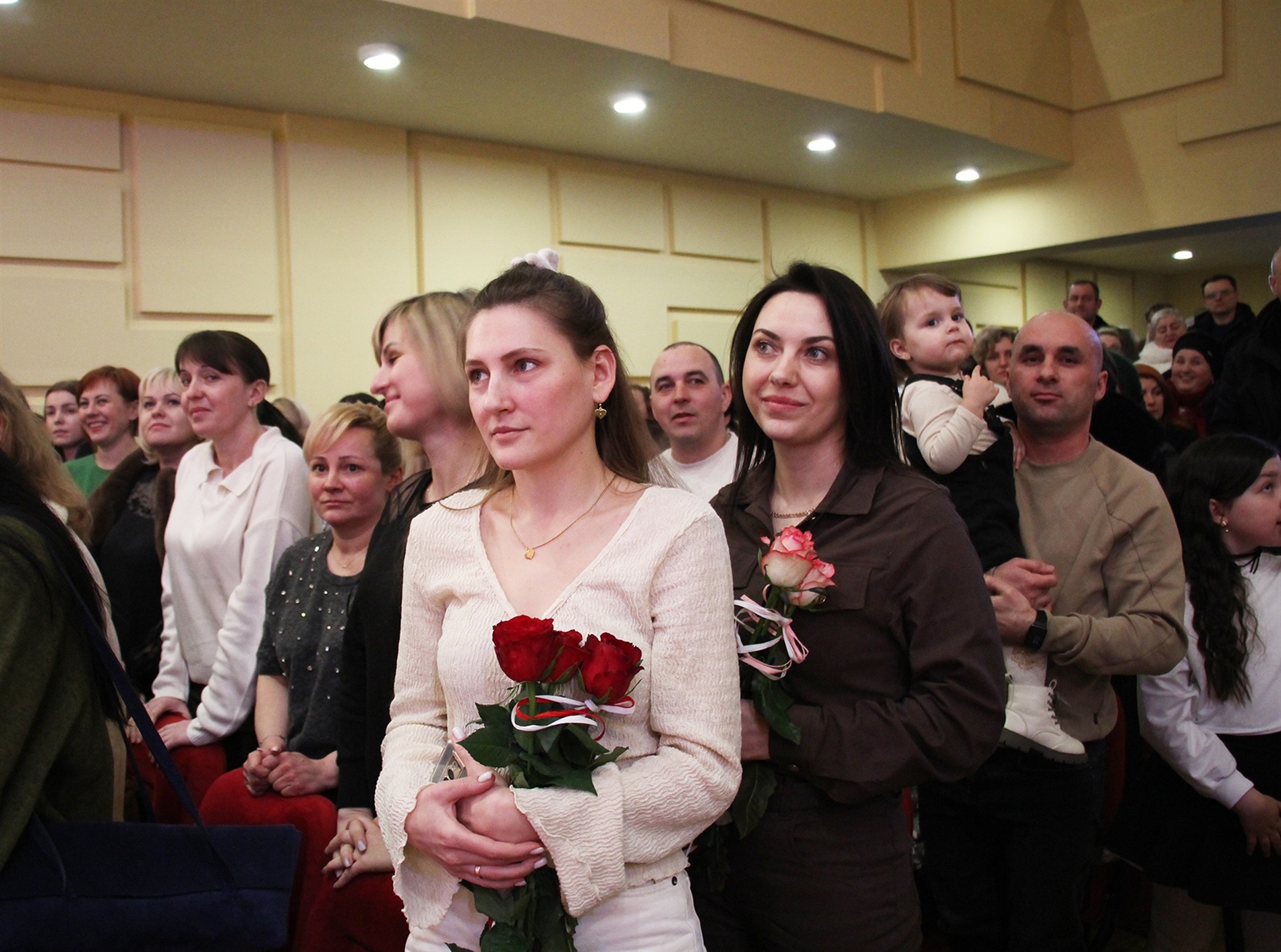 «Я – просто жінка!»: у Чорткові відбувся концерт, кошти з якого підуть на лікування нашої колеги