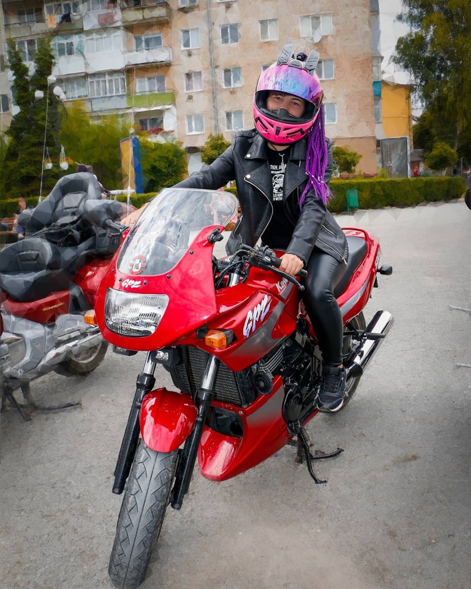 Як чортків’янка Ілона Скоромна хвацько встановлює ГБО, ганяє на байку та залишається справжньою леді
