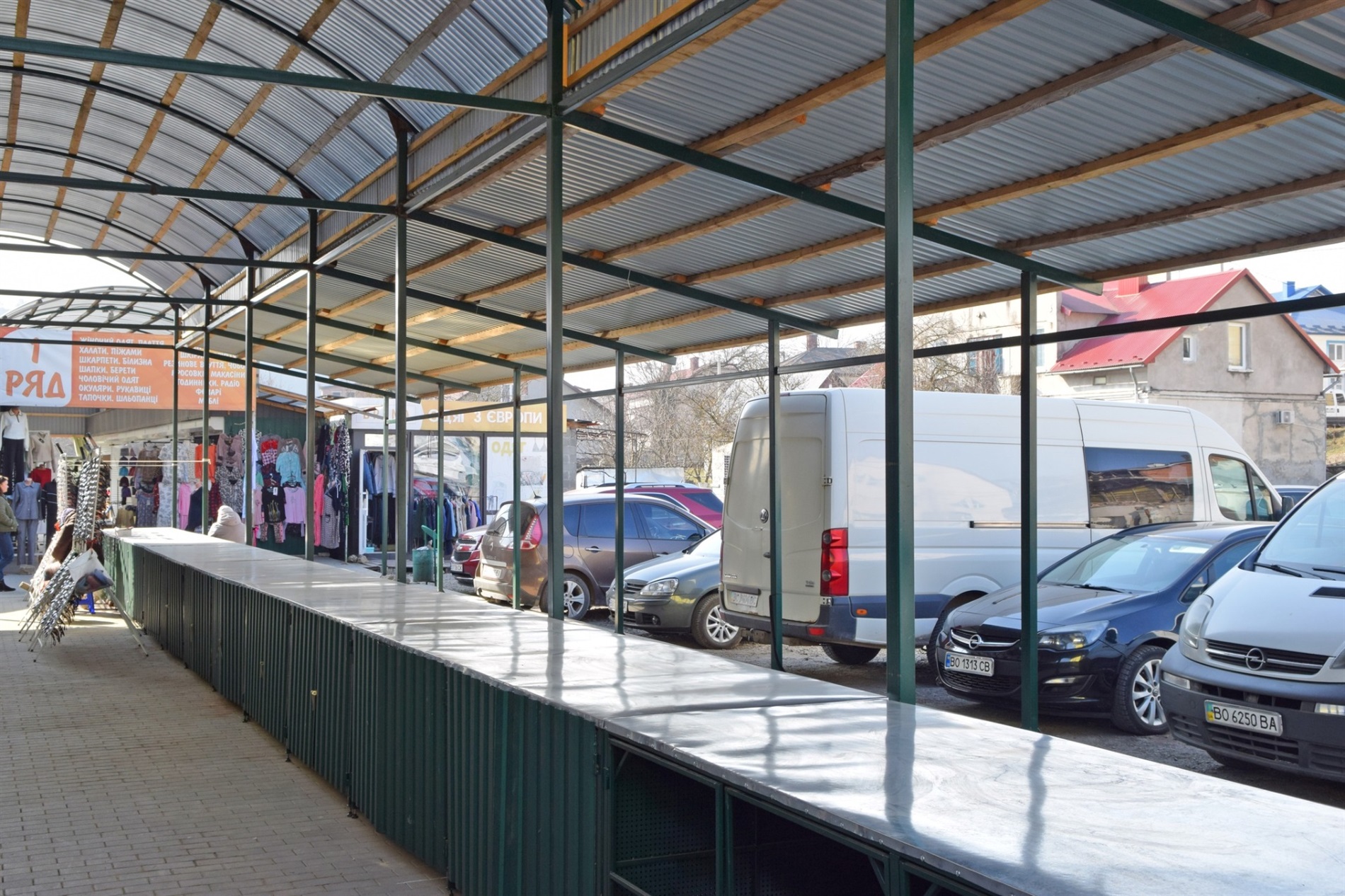 На Чортківському ринку спорудили торгові ряди для продажу власної сільгосппродукції