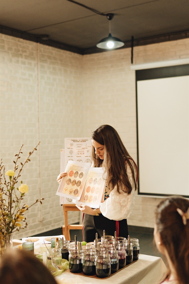 TVORY і відпочивай душею: у Чорткові відбувся майстер-клас з писанкарства