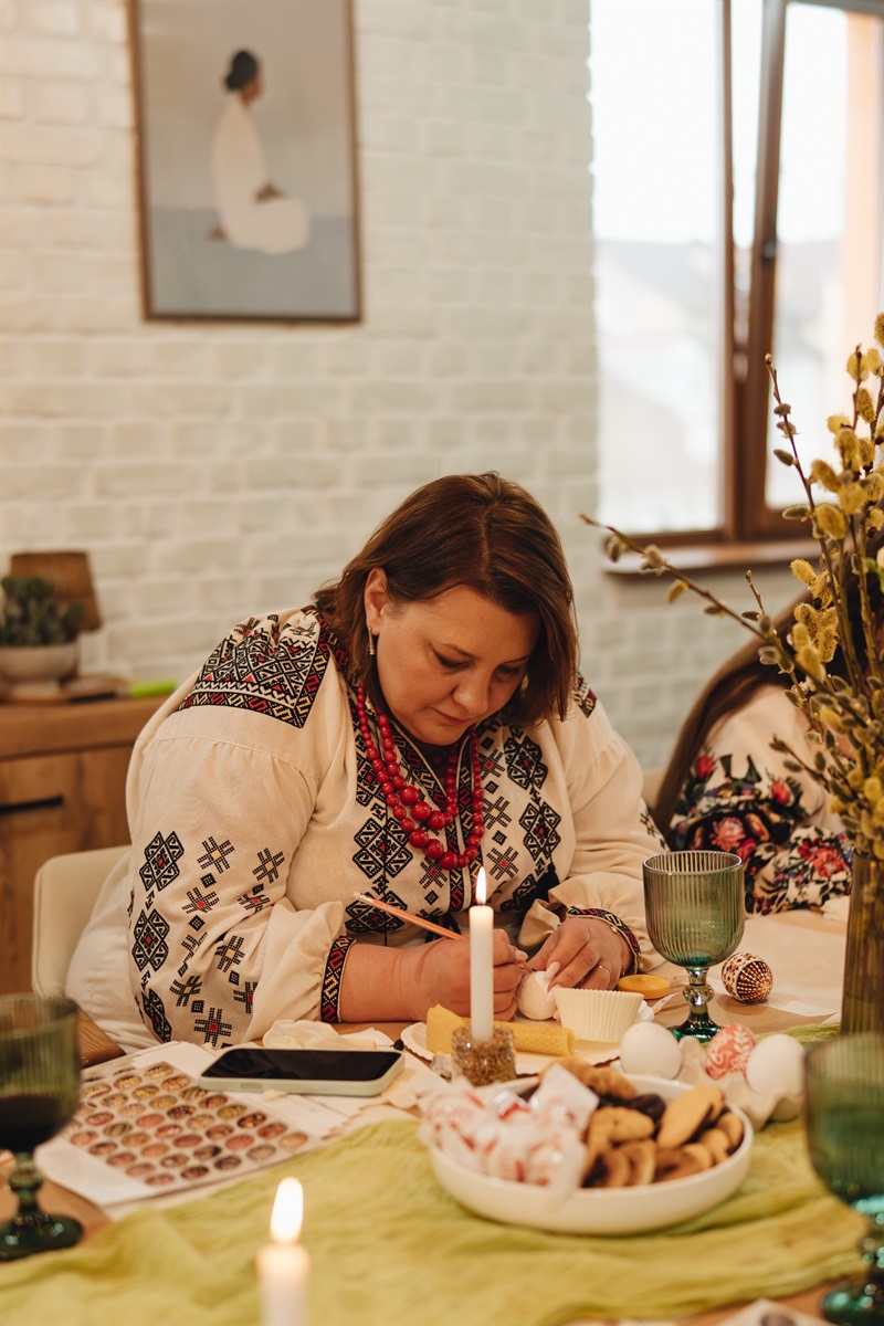 TVORY і відпочивай душею: у Чорткові відбувся майстер-клас з писанкарства