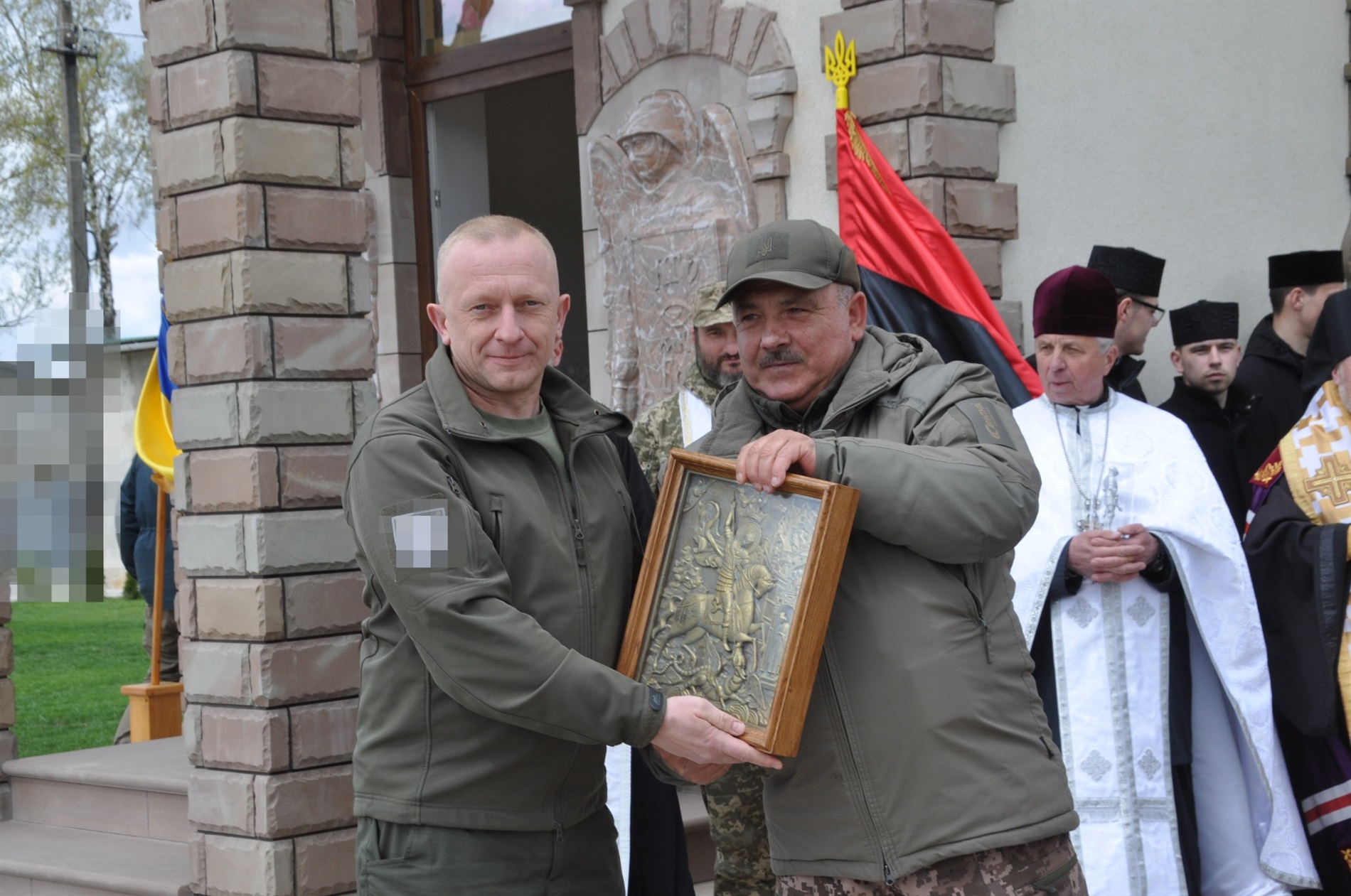 На Юрія закладено, на Юрія й освячено: у військовій частині на Тернопільщині постав красень-храм