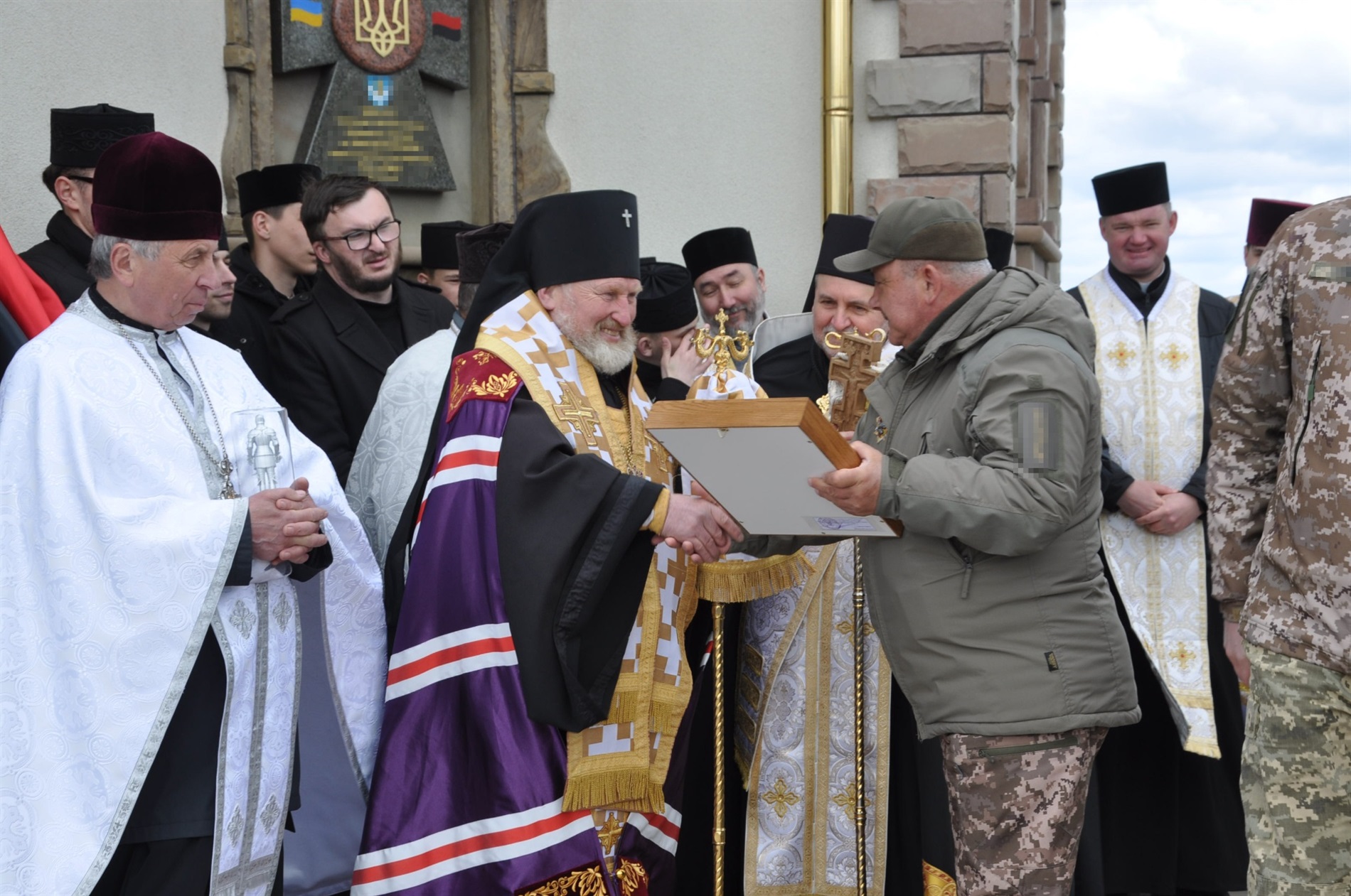На Юрія закладено, на Юрія й освячено: у військовій частині на Тернопільщині постав красень-храм