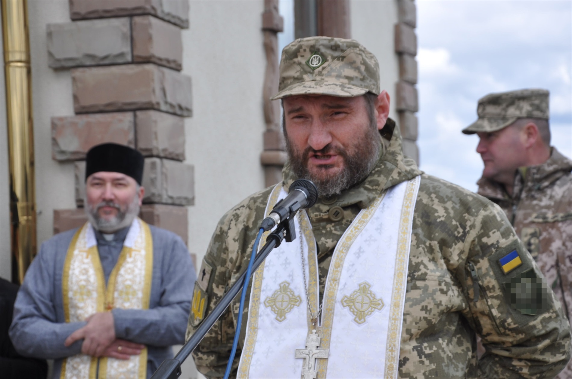 На Юрія закладено, на Юрія й освячено: у військовій частині на Тернопільщині постав красень-храм