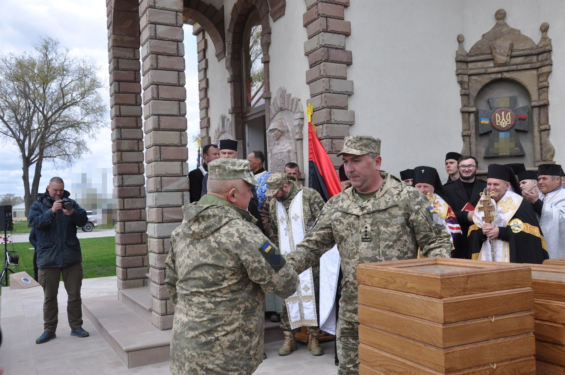 На Юрія закладено, на Юрія й освячено: у військовій частині на Тернопільщині постав красень-храм