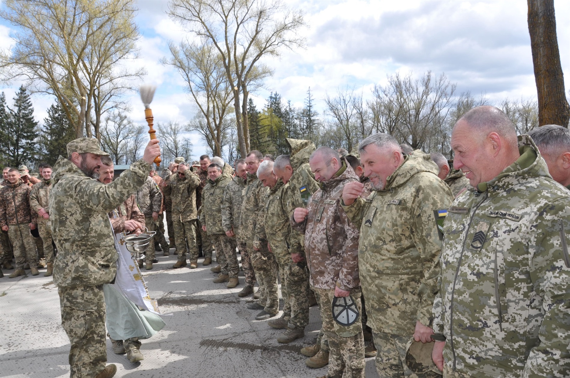 На Юрія закладено, на Юрія й освячено: у військовій частині на Тернопільщині постав красень-храм