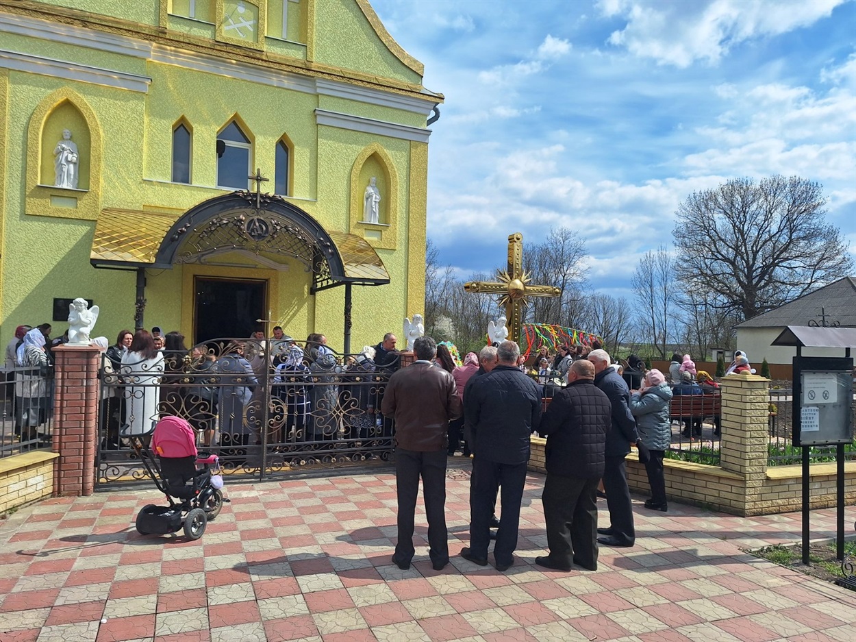 Стояти храму на віки: духовна обнова у Товстенькому на Чортківщині