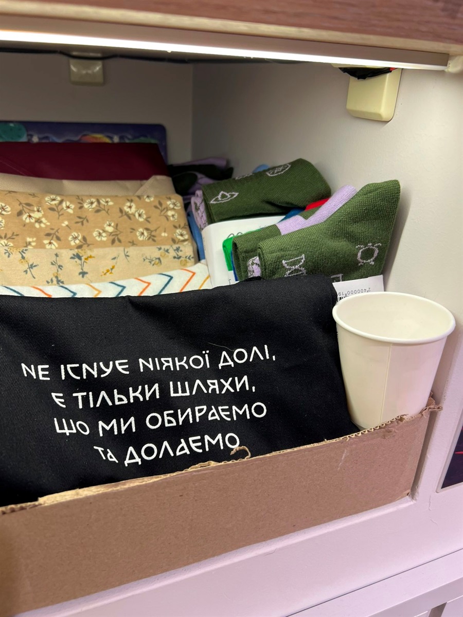 Теплі розмови, анчан та книги: як у Копичинцях живе книгарня-кав’ярня від Видавництва Старого Лева