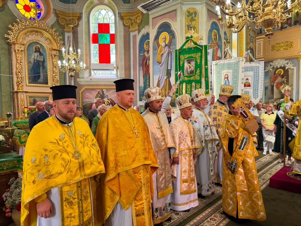 «І я іду до свого храму, бо так навчили тато й мама»: велична духовна подія в селі Давидківці