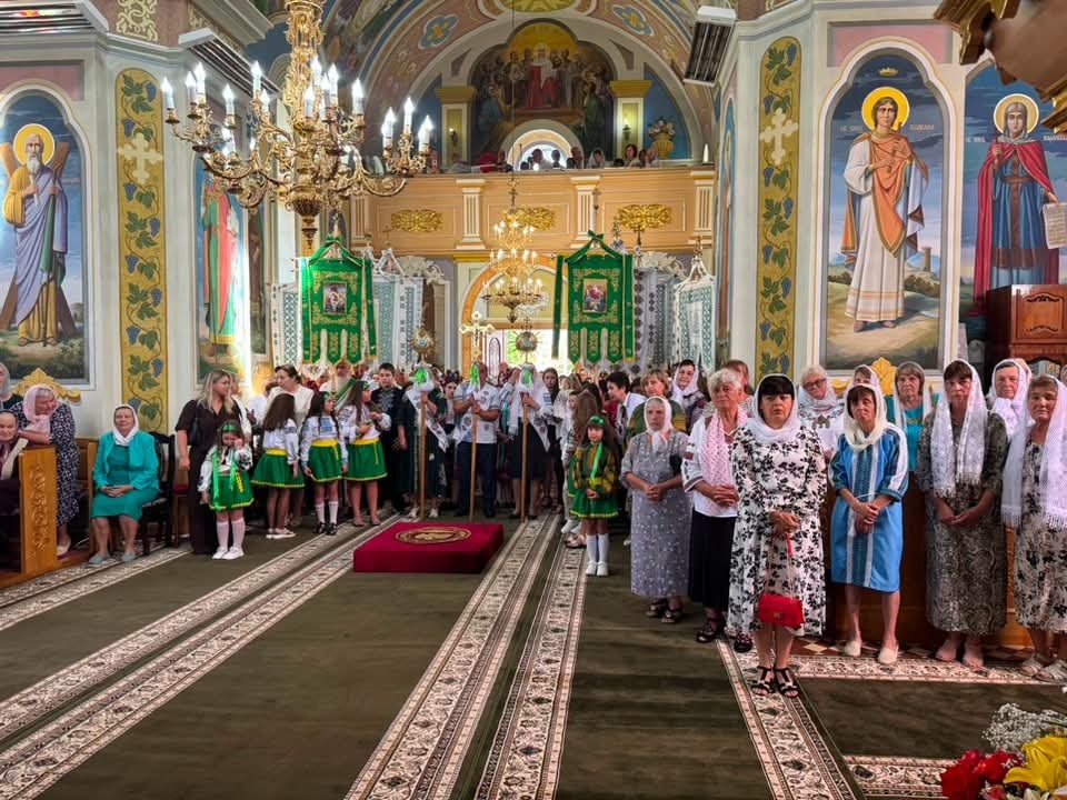 «І я іду до свого храму, бо так навчили тато й мама»: велична духовна подія в селі Давидківці